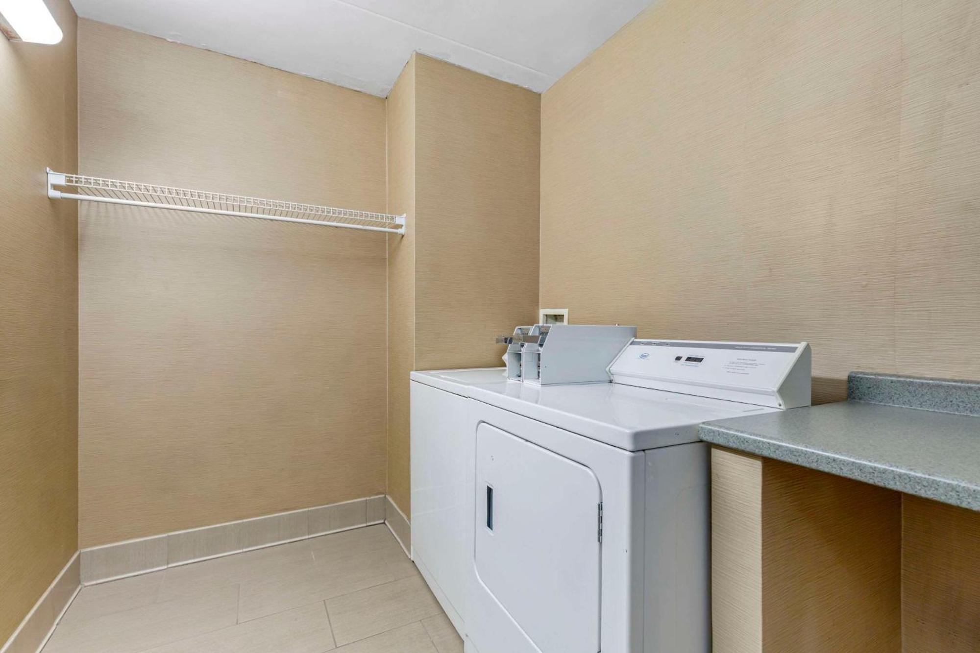 Comfort Inn Herndon-Reston Exteriér fotografie
