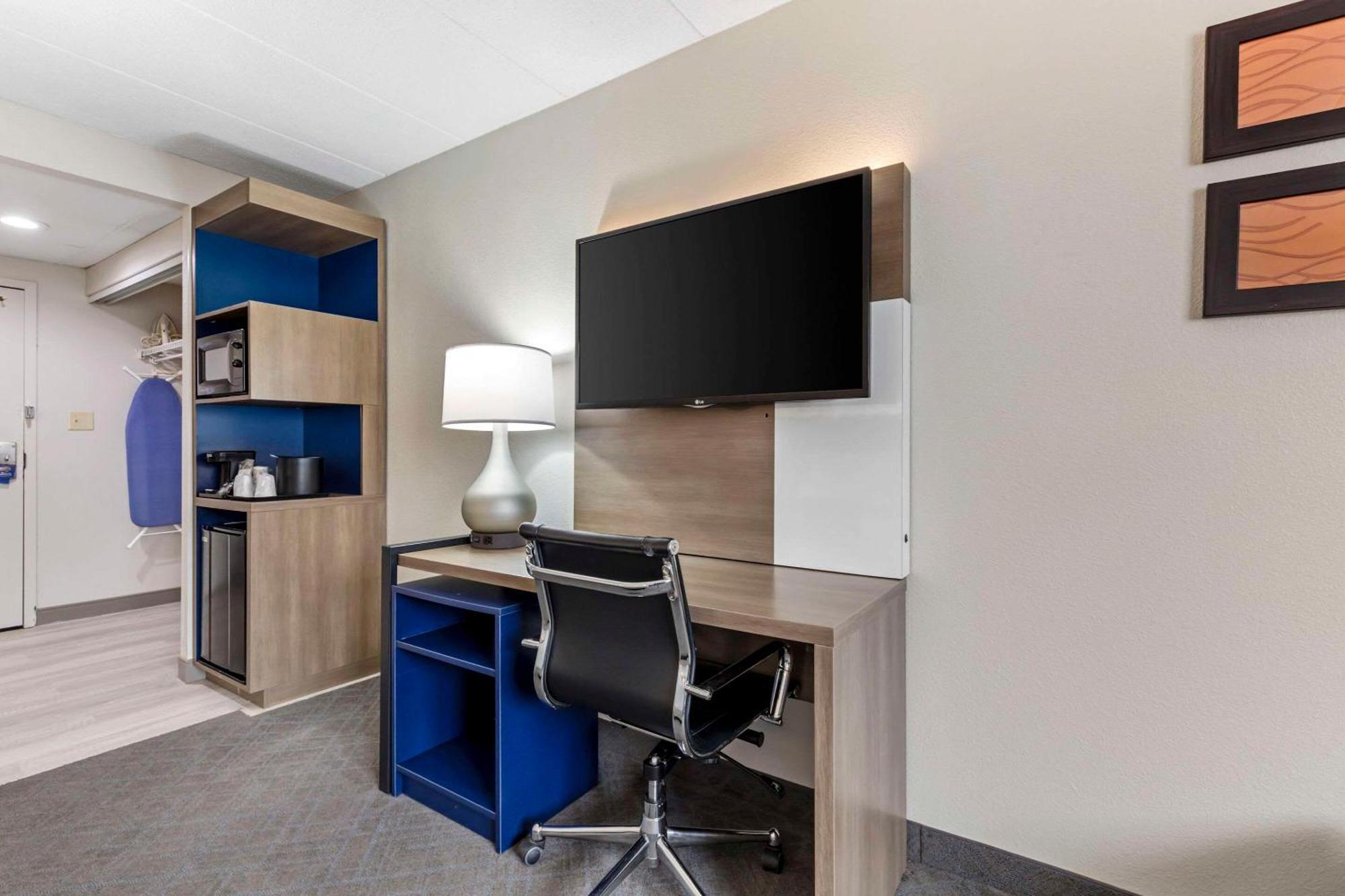 Comfort Inn Herndon-Reston Exteriér fotografie