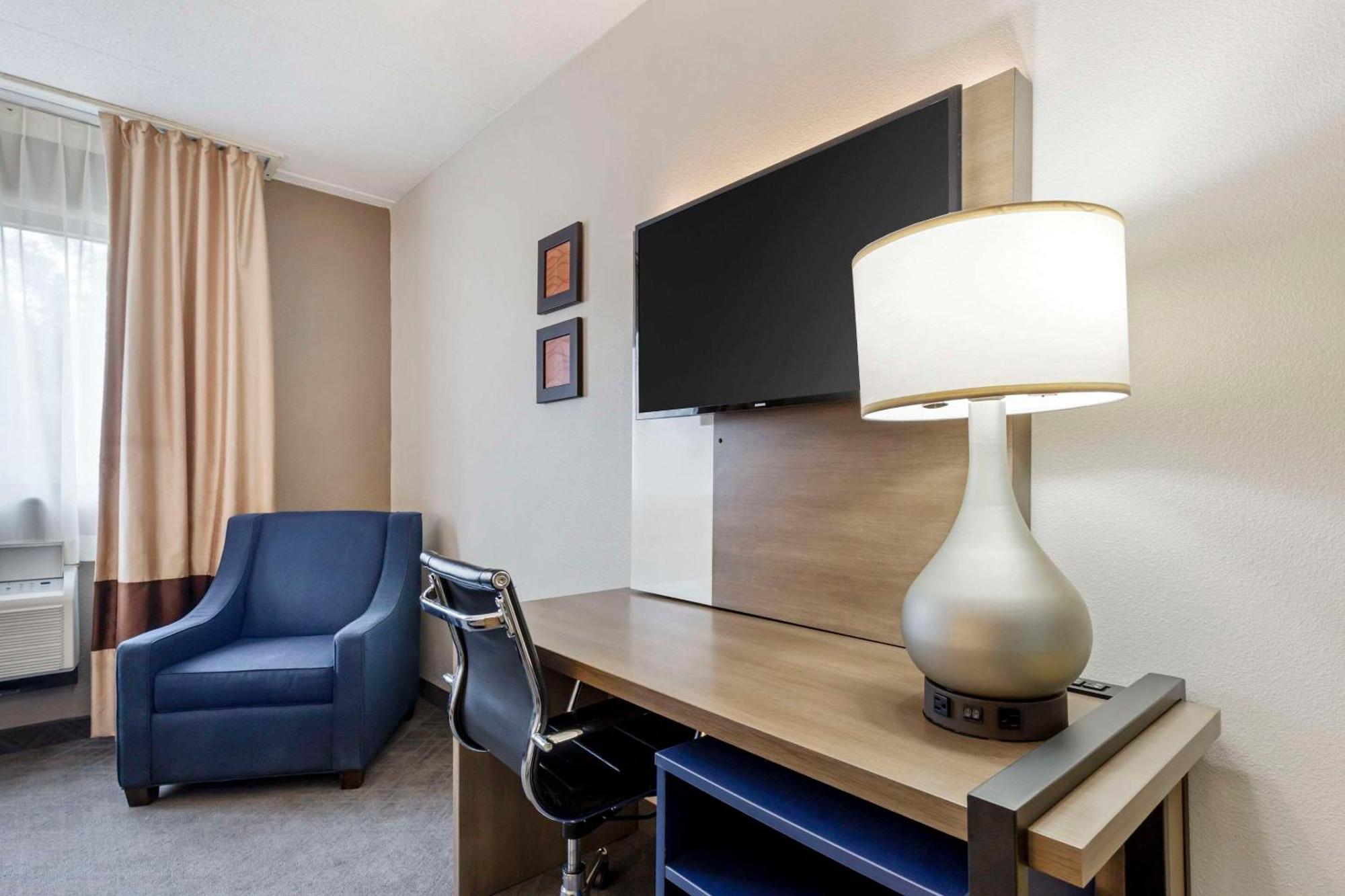 Comfort Inn Herndon-Reston Exteriér fotografie